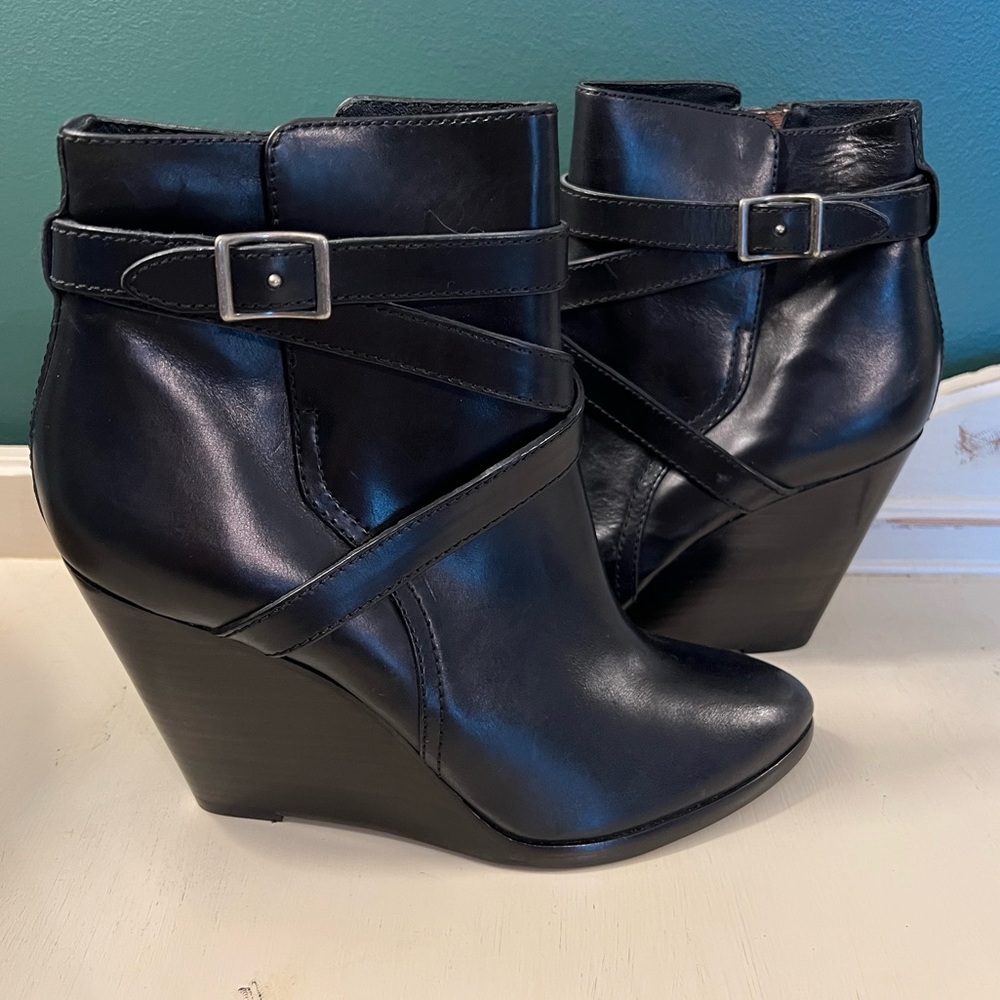 EUC Frye Ankle Booties Black Leather Sz 8.5
